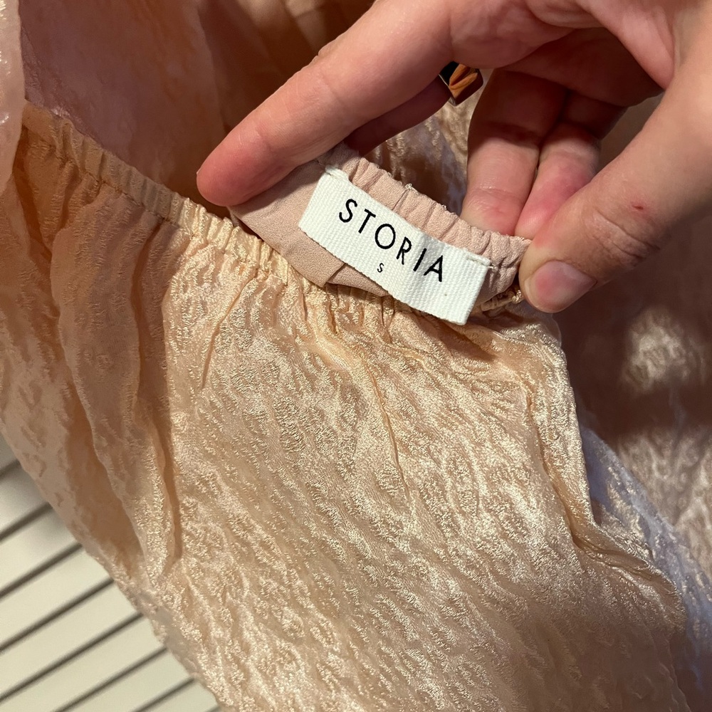Storia Soft Blush Textured Fabric dress